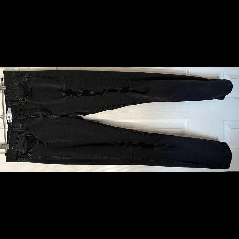 Mudd low rise black skinny jeans